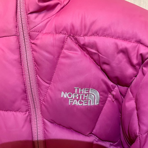Stylish Vintage Pink Women's North Face Puffer Jacket - Size M. - Picture 3 of 4